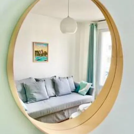 Art Deco I Center I High-speed Wi-fi I Bright Apartment *