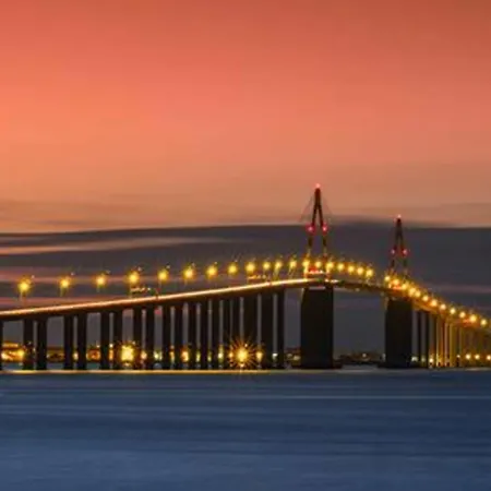 Art Deco I Center I High-speed Wi-fi I Bright Apartment