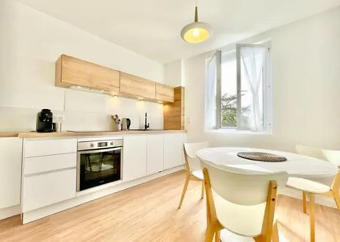 Art Deco I Center I High-speed Wi-fi I Bright * Saint-Nazaire (Loire-Atlantique)