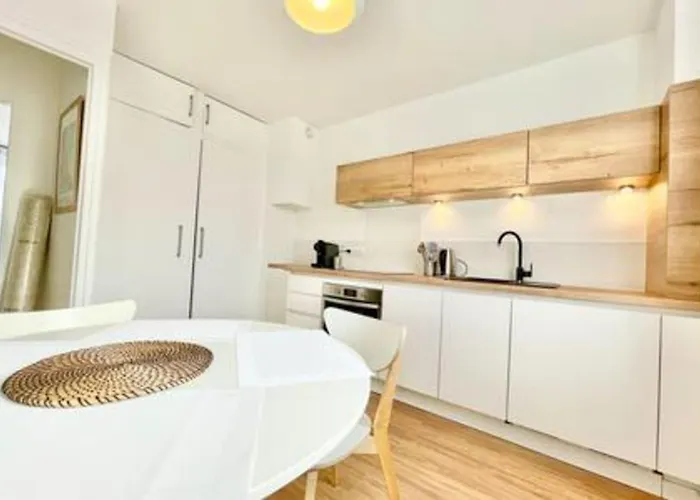 Art Deco I Center I High-speed Wi-fi I Bright *