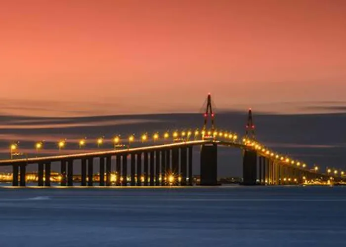 Art Deco I Center I High-speed Wi-fi I Bright Apartament